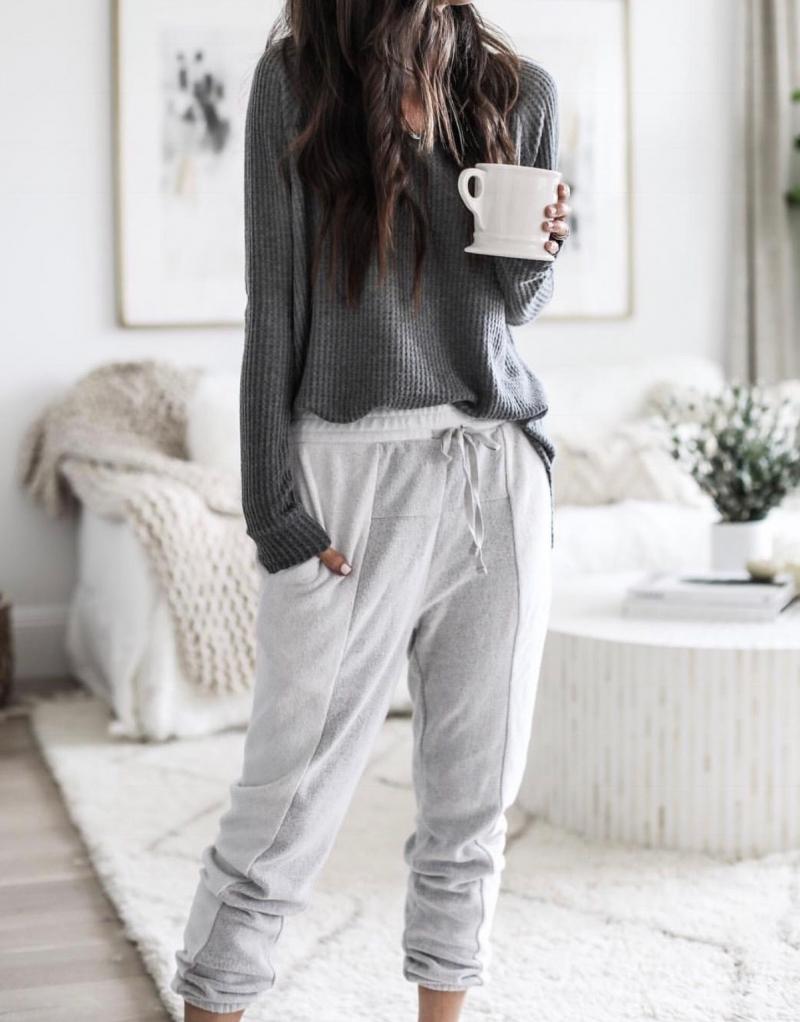 How To Perfectly Style DSG Sweatpants For Women This Year