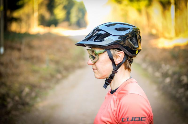 Is the Giro Ledge FS MIPS Helmet the Best for Mountain Biking This Year. 7 Reasons Why It