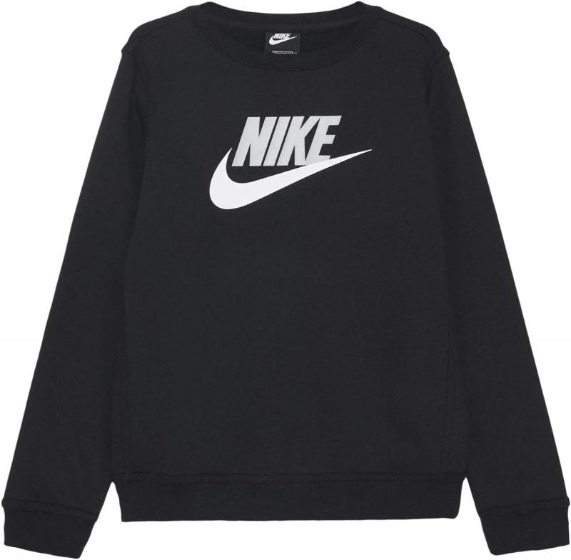 Is the Nike Sportswear Club Tee the Most Versatile Tee for Men This Year