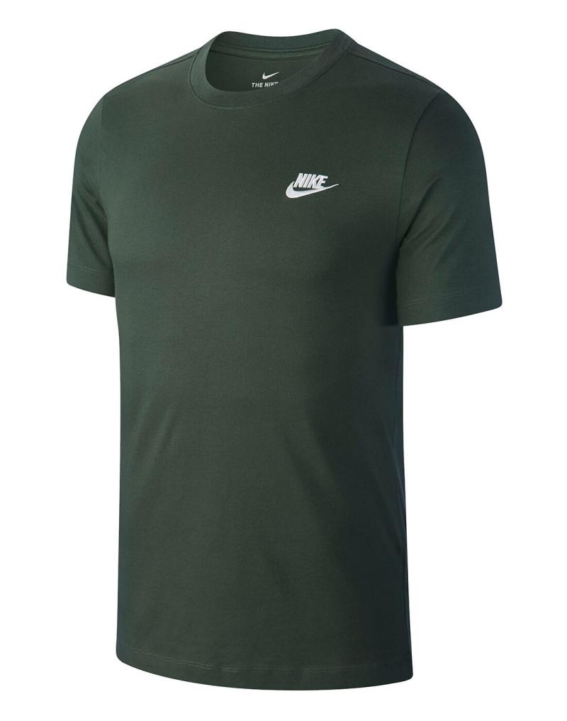 Is the Nike Sportswear Club Tee the Most Versatile Tee for Men This Year