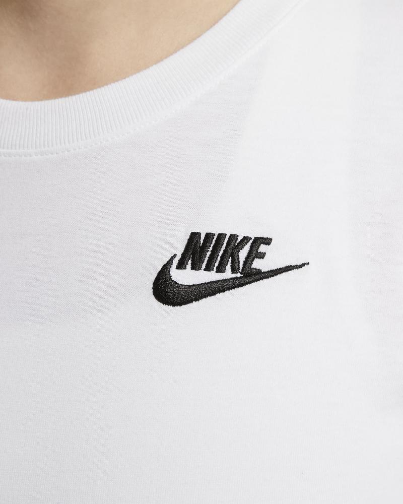 Is the Nike Sportswear Club Tee the Most Versatile Tee for Men This Year