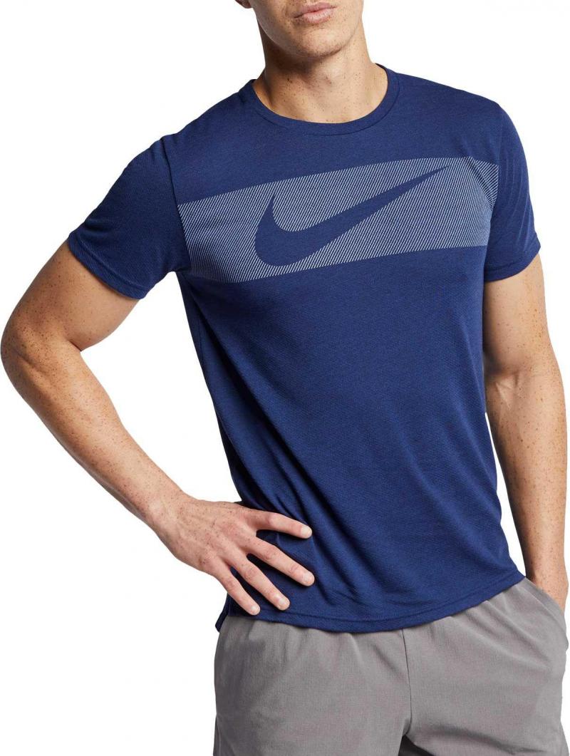 Is the Nike Sportswear Club Tee the Most Versatile Tee for Men This Year