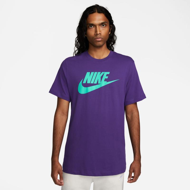 Is the Nike Sportswear Club Tee the Most Versatile Tee for Men This Year