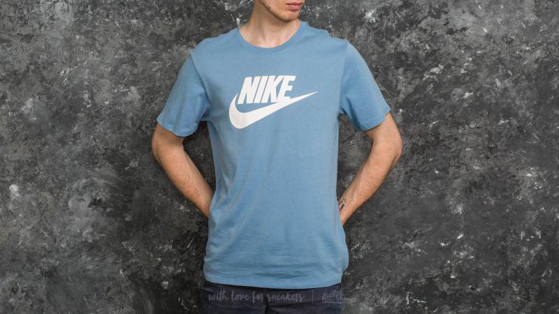 Is the Nike Sportswear Club Tee the Most Versatile Tee for Men This Year