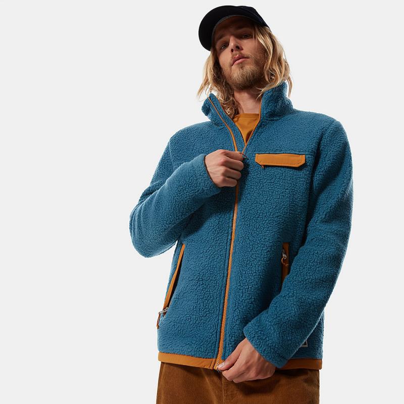 Is The North Face Cragmont Fleece The Best Jacket For Cool Weather. This Review Tells You What You Need To Know