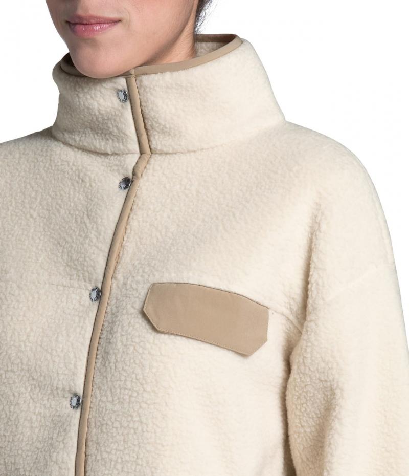 Is The North Face Cragmont Fleece The Best Jacket For Cool Weather. This Review Tells You What You Need To Know