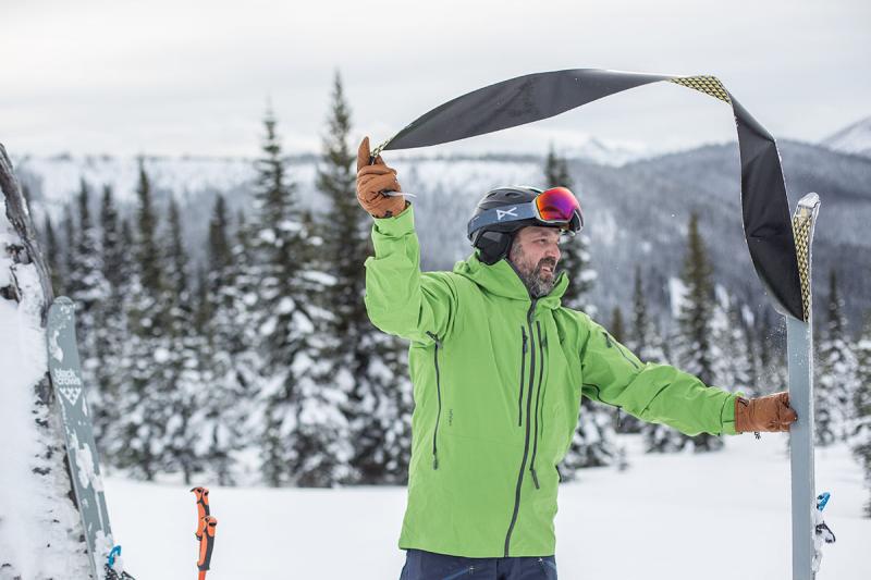 Is The North Face Gordon Lyons the Best Ski Jacket This Winter. Discover Why It