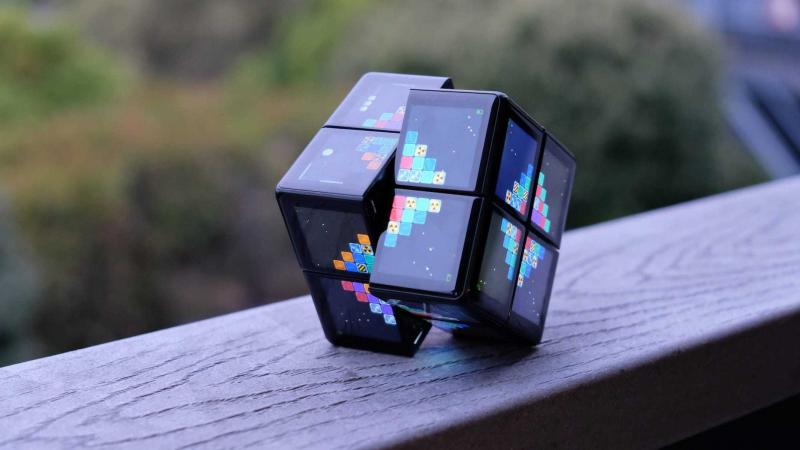 Is This Futuristic Cube Alarm Clock Worth Your Time and Money: Tap Into Technology