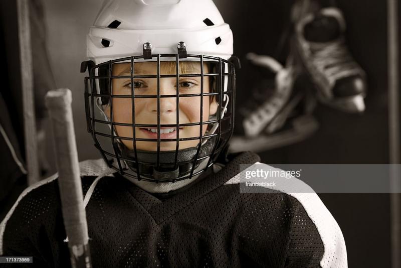 Is This Old-School Helmet Too Dangerous For Your Kid: Why The CCM 50 May Not Be The Best Youth Hockey Helmet
