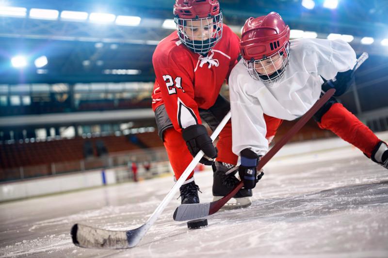 Is This Old-School Helmet Too Dangerous For Your Kid: Why The CCM 50 May Not Be The Best Youth Hockey Helmet