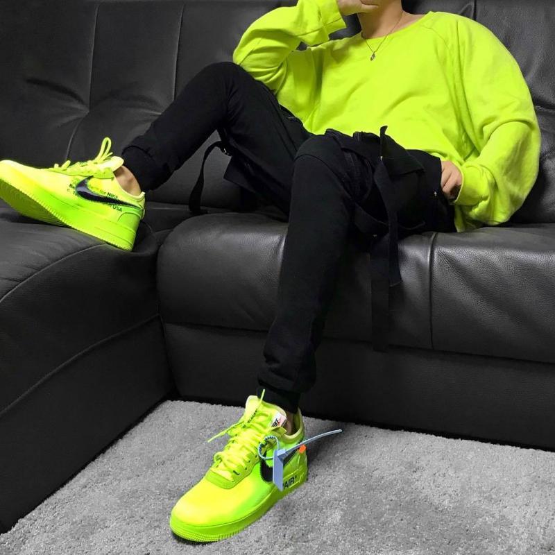 Is This The Best Yellow Nike Outfit. : Why You Need This Black & Yellow Nike Tee