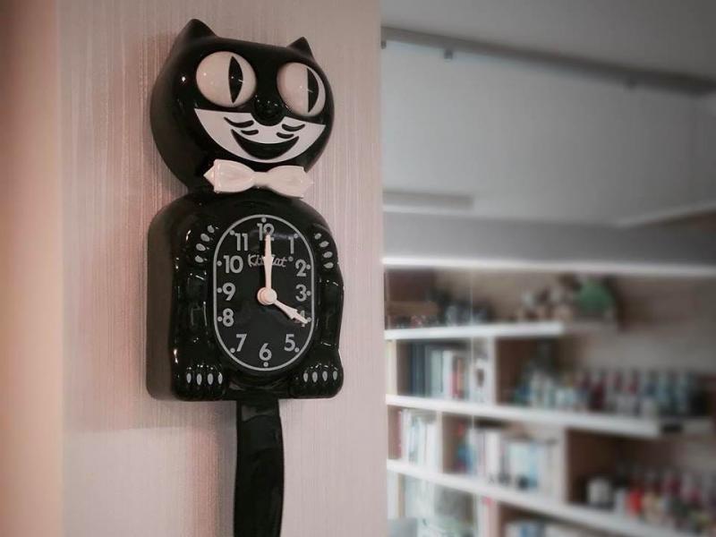 Is This Vintage Felix The Cat Clock Worth Buying. Captivate Your Home Decor