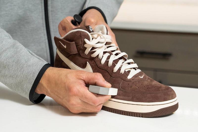 Keep Your Boots Looking Fresh Daily: The 15 Best Suede and Nubuck Brush Tips