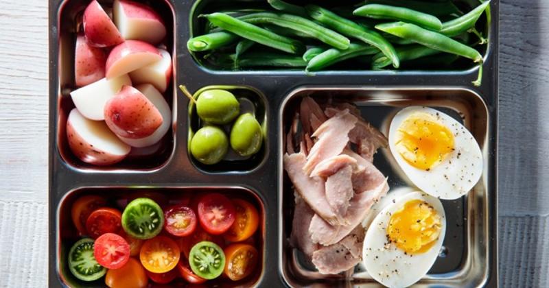 Keep Your Meals On The Go With A Hydro Lunch Box. These 15 Tips Make Packing Lunch A Breeze