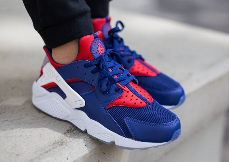Look Cool and Colorful with the Standout Blue Nike Huarache for Women