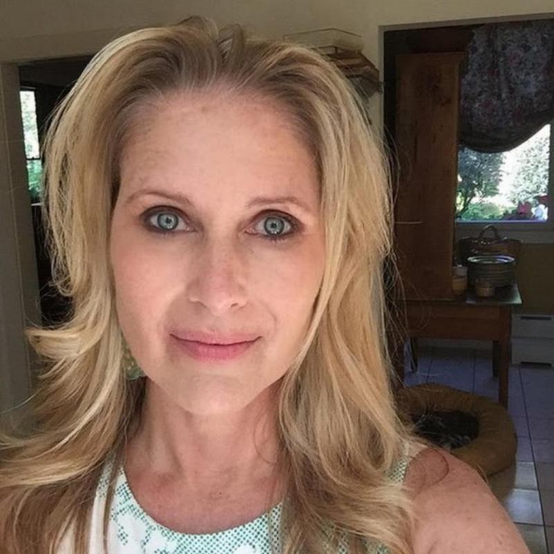Look Fabulous At Any Age: 15 Stylish Tank Tops For Older Women Worth Trying