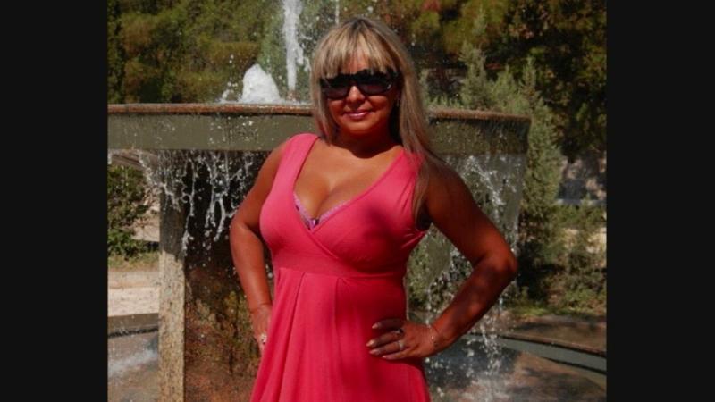 Look Fabulous At Any Age: 15 Stylish Tank Tops For Older Women Worth Trying