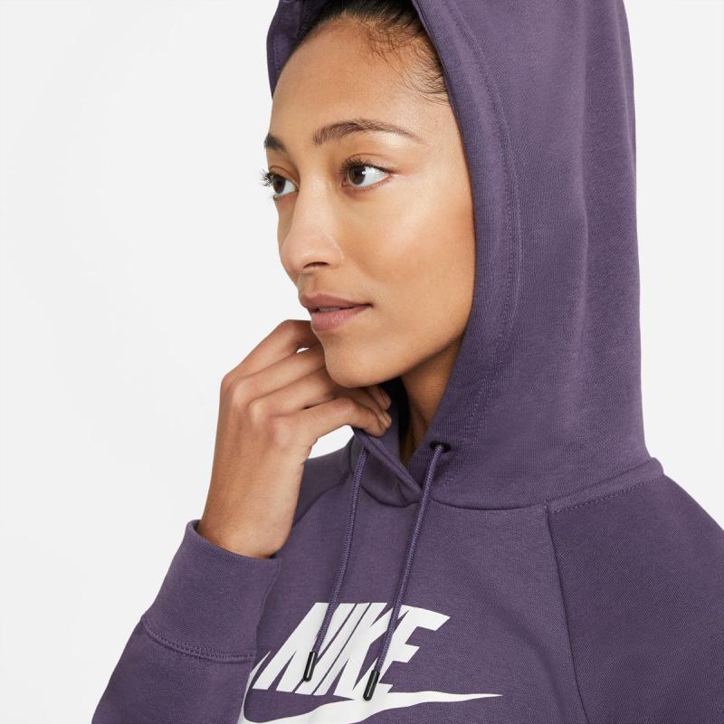 Looking for a Cozy Purple Nike Sweatshirt. Here are 15 Ways to Style This Comfy Classic