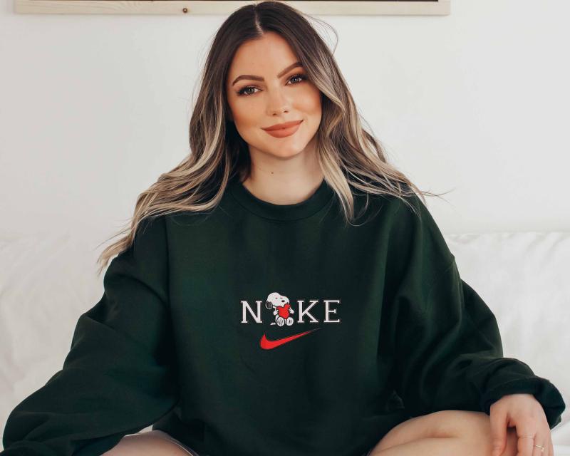 Looking for a Cozy Purple Nike Sweatshirt. Here are 15 Ways to Style This Comfy Classic