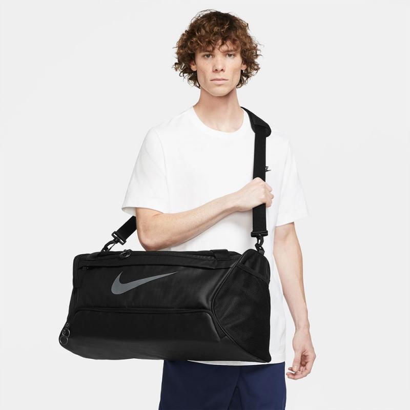 Looking for a Durable Duffel Bag to Carry Your Gear: Discover the Amazing Features of Nike