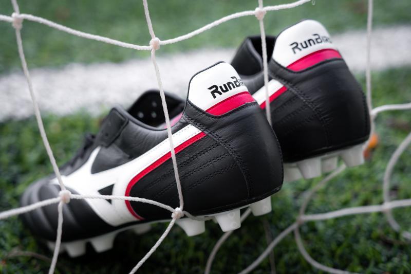 Looking for a Football to Buy or Sell: 15 Insider Tips to Find the Best Foot Ball Prices