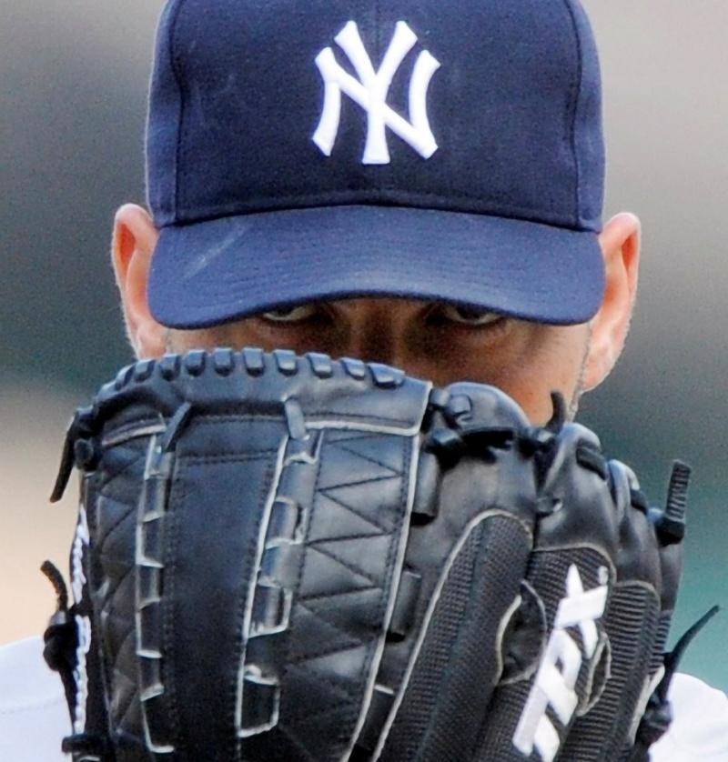 Looking for a Stylish Pint Glass to Show Your Yankees Pride. Try These 15 Trendy Options