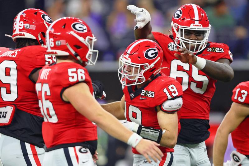 Looking for a Unique Gift: 15 Reasons to Buy a Georgia Bulldogs Football Jersey