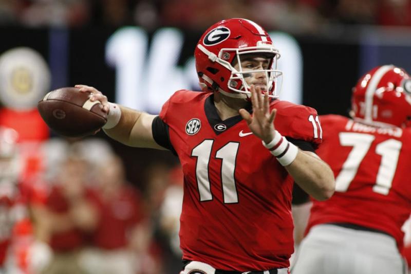 Looking for a Unique Gift: 15 Reasons to Buy a Georgia Bulldogs Football Jersey