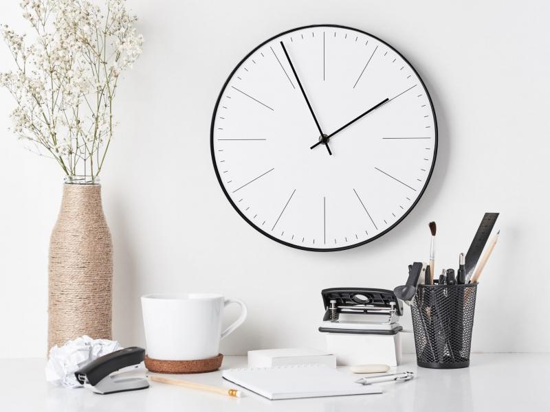 Looking for a Unique Wall Clock in 2023. 8 Reasons Why a Silent Sweep Table Clock in Pink is Perfect