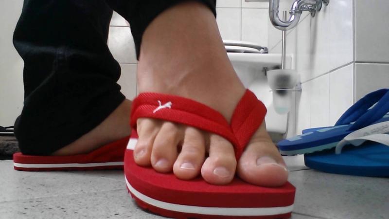 Looking for Adidas Black Sandals: 15 Reasons Why Adidas Black Flip Flops are a Must-Have This Summer