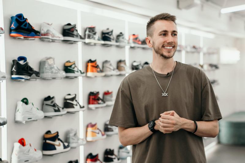 Looking for Affordable Kicks This Year. 15 Tips to Get Stylish Sneakers on a Budget