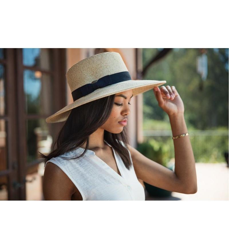Looking for Beach Hats That Fit Your Big Head. Here Are 15 Stylish Options