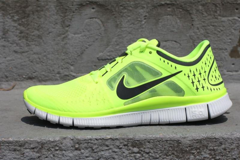 Looking for Bright Green Running Shoes. Find the Perfect Pair of Nike Runners Here