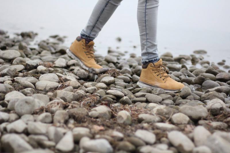 Looking for Cheap Walking Shoes: The 15 Best Places to Find Discounted Walking Shoes for Men