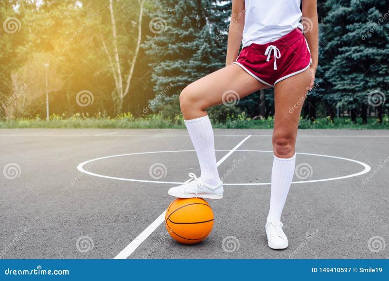 Looking for Comfort When Playing Hoops: The Best Women