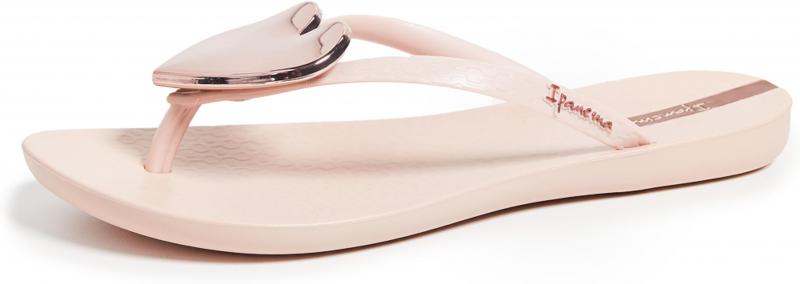 Looking for Comfortable, Stylish Women