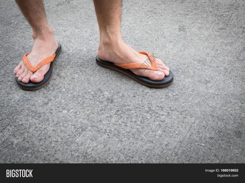 Looking for Comfortable Flip Flops. Try Olukai Kaekae