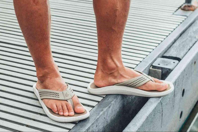 Looking for Comfortable Flip Flops with Arch Support. Discover The: Olukai Hokua Flip Flops Are Perfect for Everyday Wear