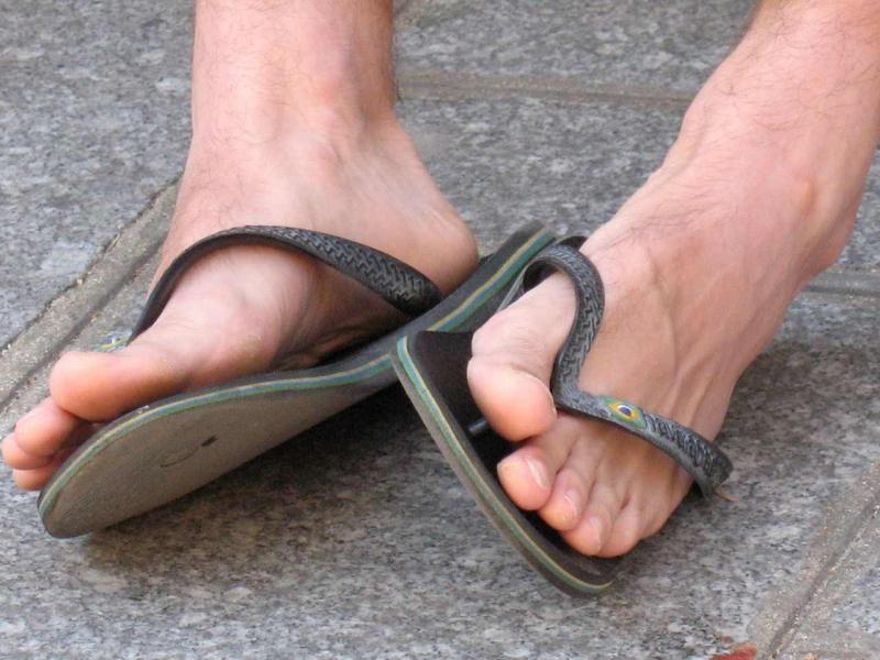Looking for Comfortable Flip Flops with Arch Support. Discover The: Olukai Hokua Flip Flops Are Perfect for Everyday Wear