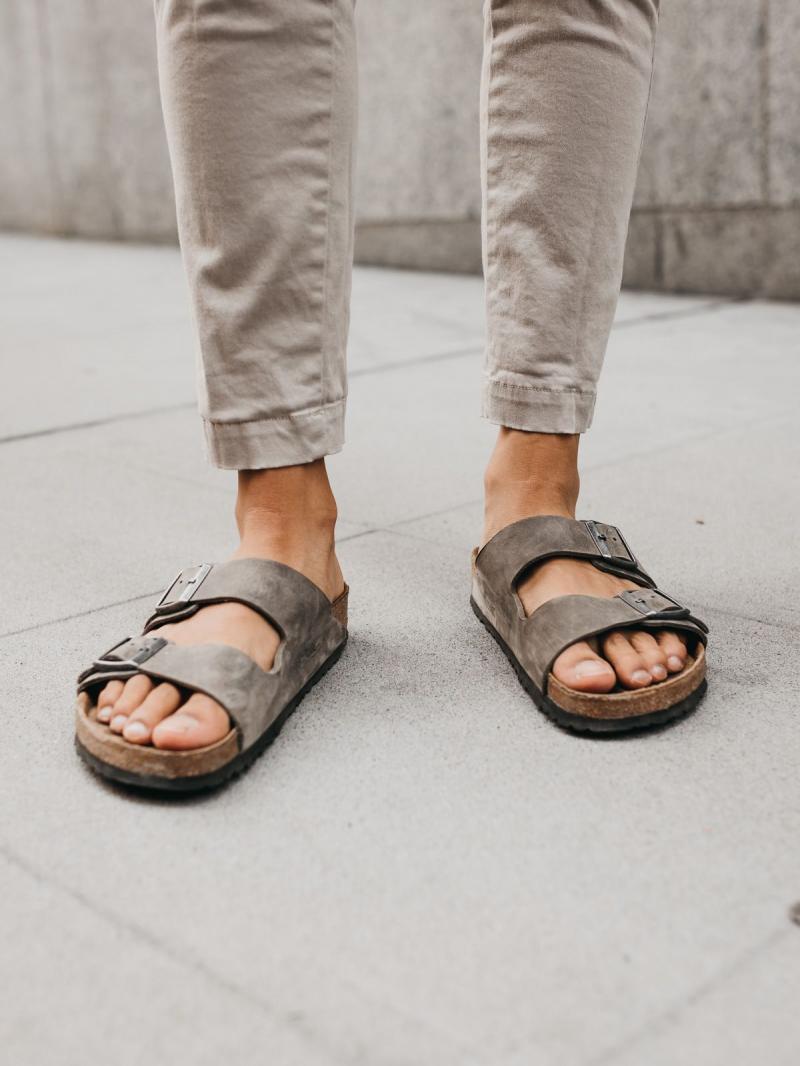Looking for Comfortable Sandals This Summer. Discover the Birkenstock Honolulu