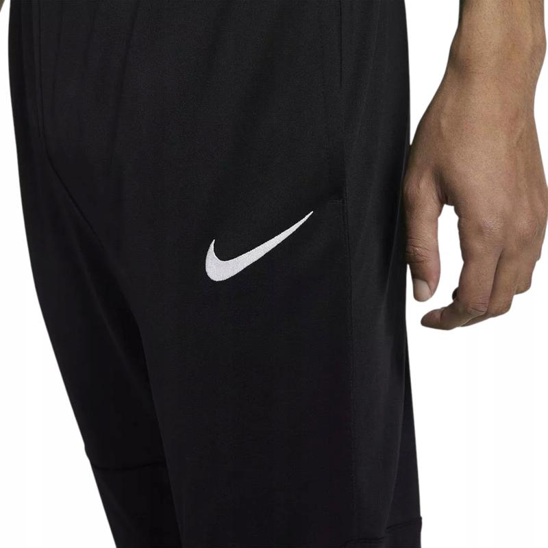Looking for Comfortable yet Stylish Pants: How Nike