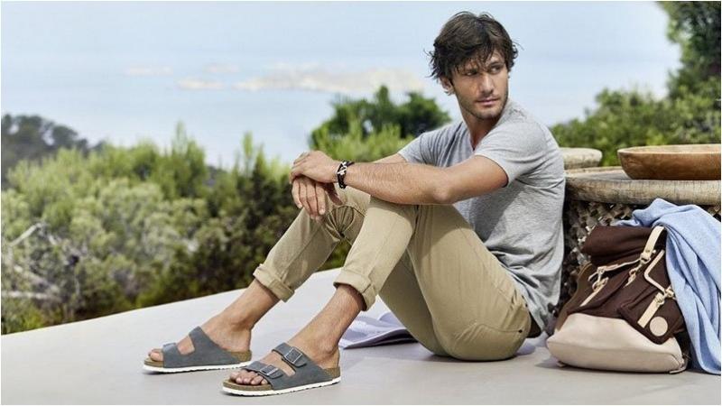 Looking For Comfy Yet Stylish Shoes This Summer. Find Out Why Foam Slides Are Your Best Bet