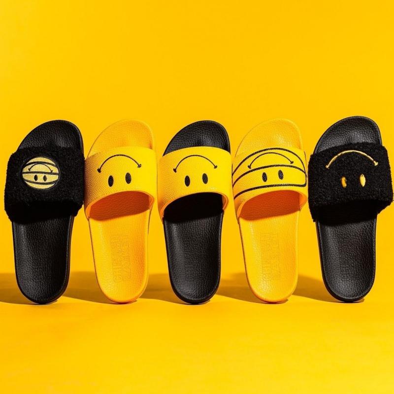 Looking for Cozy Slide Sandals to Rock This Summer. Discover Why Nike Kawa Slides are the Hottest Slides of 2023