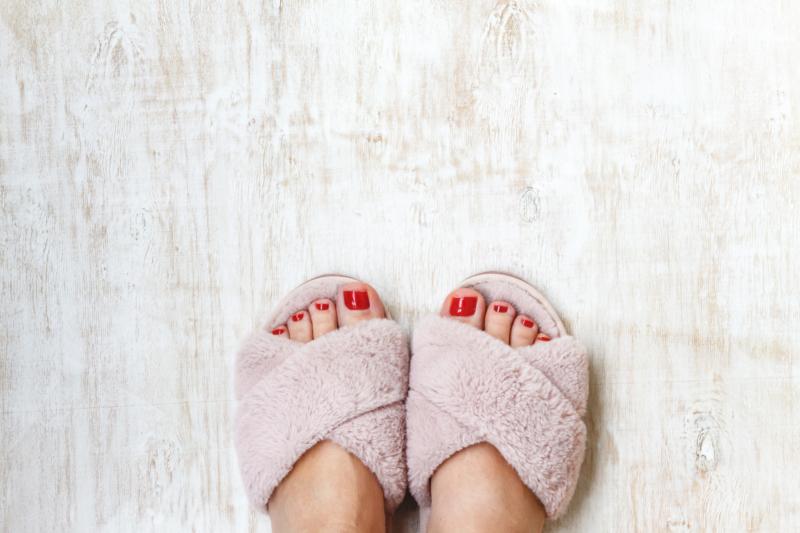 Looking for Cozy Slippers Nearby. Find the Perfect Pair with Our Guide