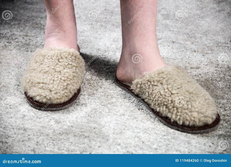 Looking for Cozy Slippers Nearby. Find the Perfect Pair with Our Guide
