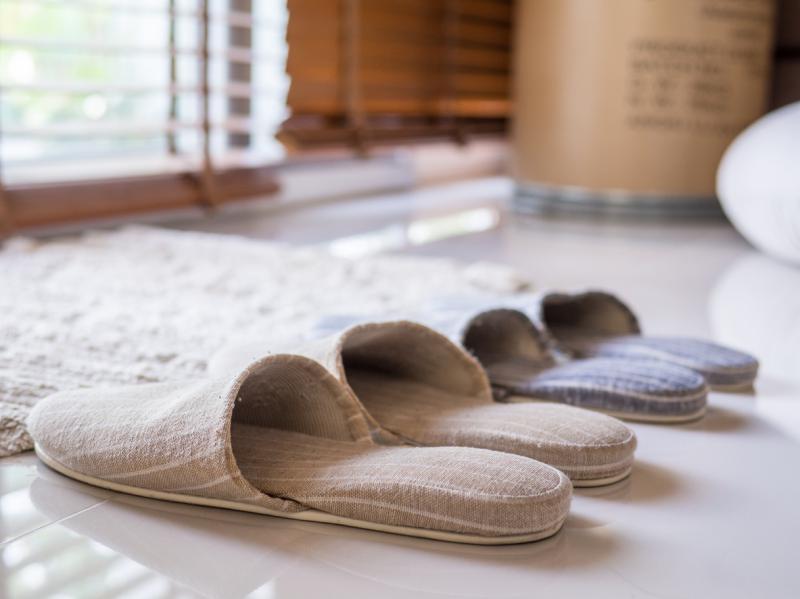 Looking for Cozy Slippers Nearby. Find the Perfect Pair with Our Guide