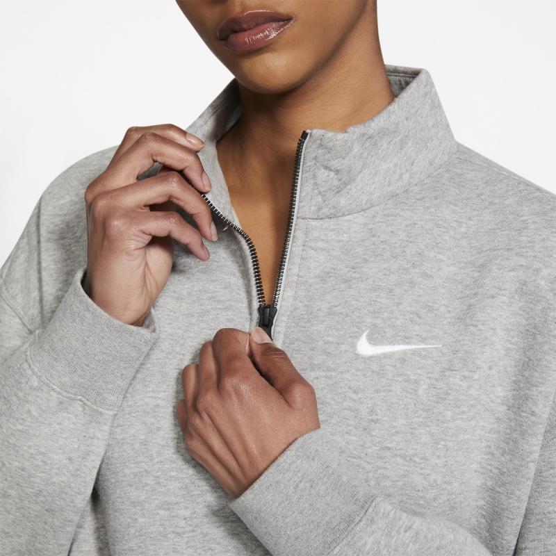 Looking for Cozy Womens Sportswear This Fall. Try Nike