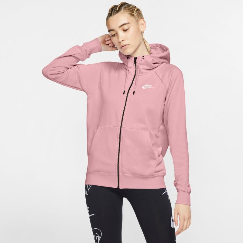 Looking for Cozy Womens Sportswear This Fall. Try Nike