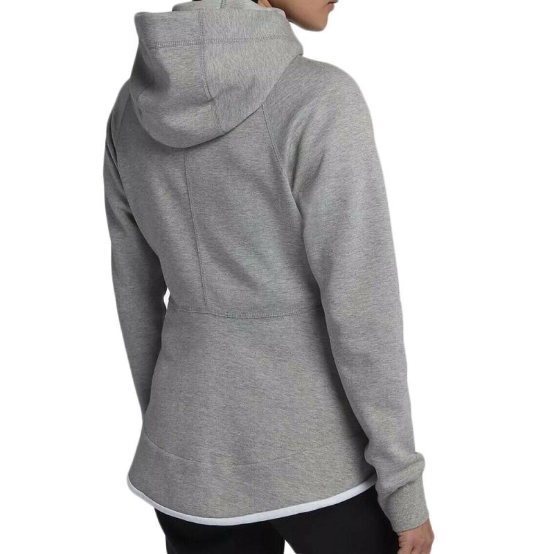 Looking for Cozy Womens Sportswear This Fall. Try Nike