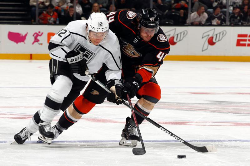 Looking for Ducks Gear Nearby: 15 Ways to Get Official Anaheim Ducks Apparel for Diehard Hockey Fans